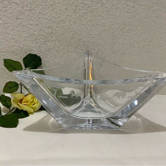 Vintage Mikasa triangular Vase Safari Animals Etched Around The top  retired 8lb - Picture 1 of 13